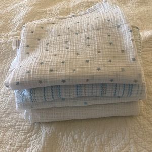 Aden and Anais swaddle blankets set of 4